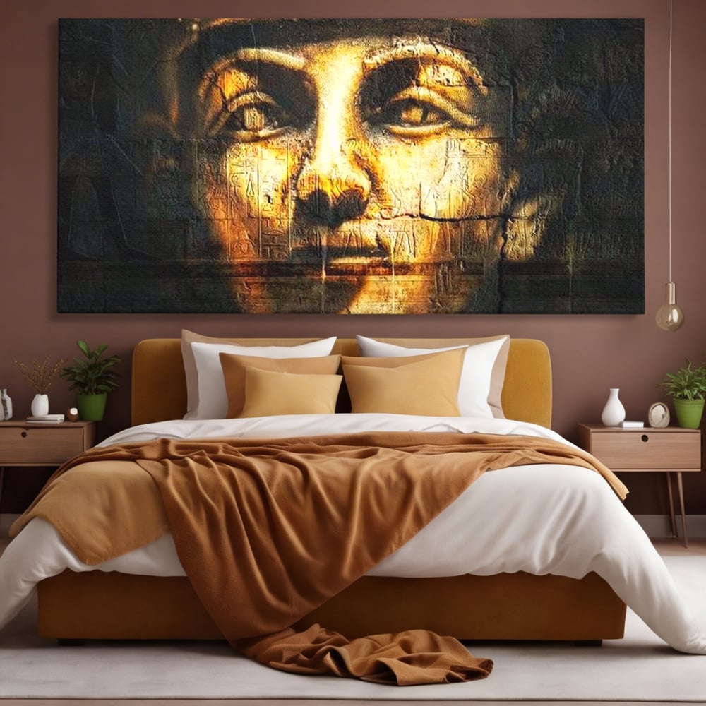 Tablou canvas cu tablou canvas cu chipul unui faraon, fara rama, pe sasiu de lemn, pe perete intr-un dormitor